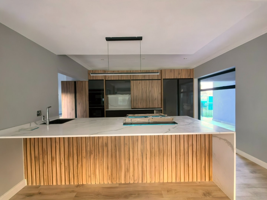 4 Bedroom Property for Sale in Welgelegen Western Cape